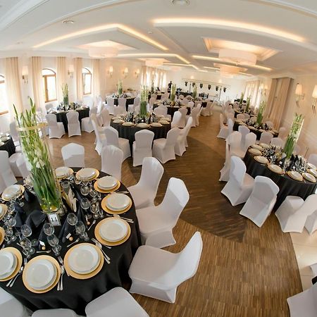 Potocki Dwor Hotell Jędrzejów Exteriör bild