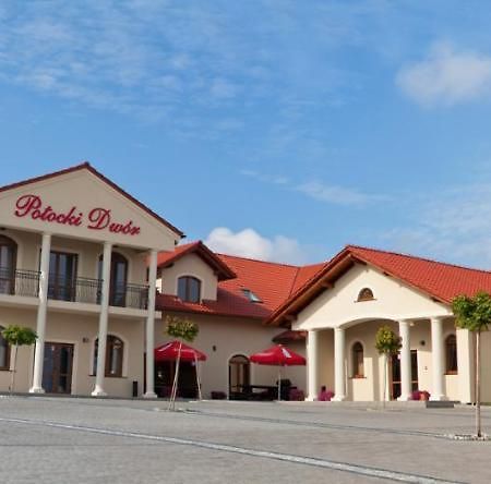 Potocki Dwor Hotell Jędrzejów Exteriör bild