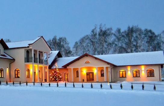 Potocki Dwor Hotell Jędrzejów Exteriör bild